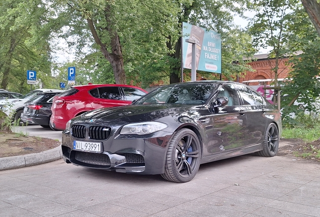 BMW M5 F10 2011