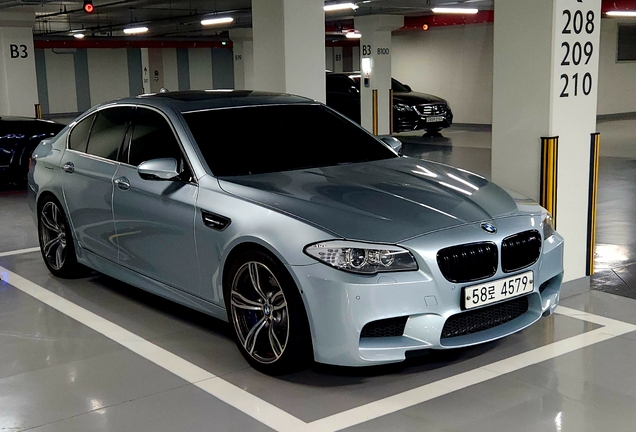 BMW M5 F10 2011