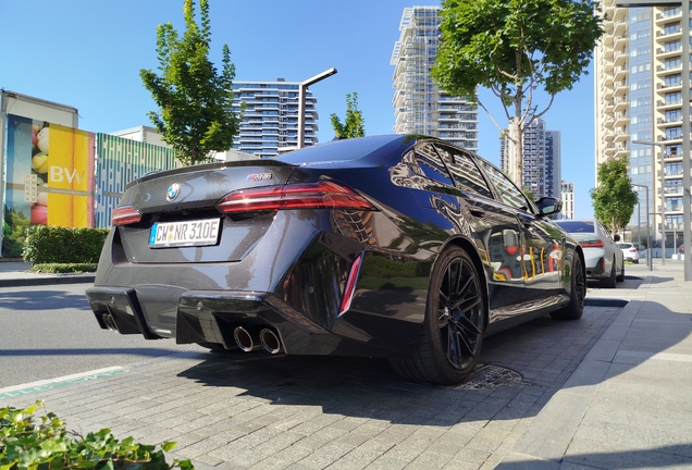 BMW M5 G90