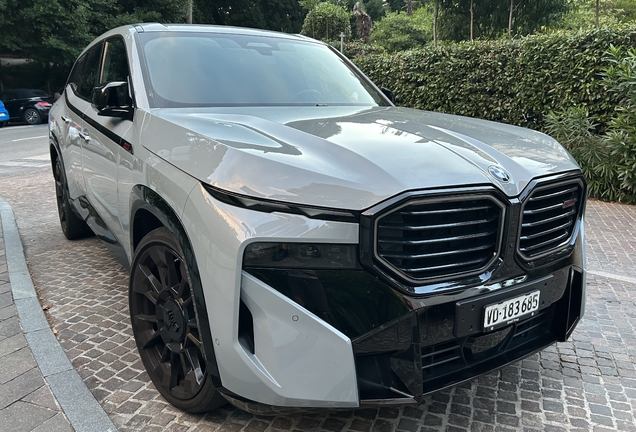 BMW XM G09 Label Red