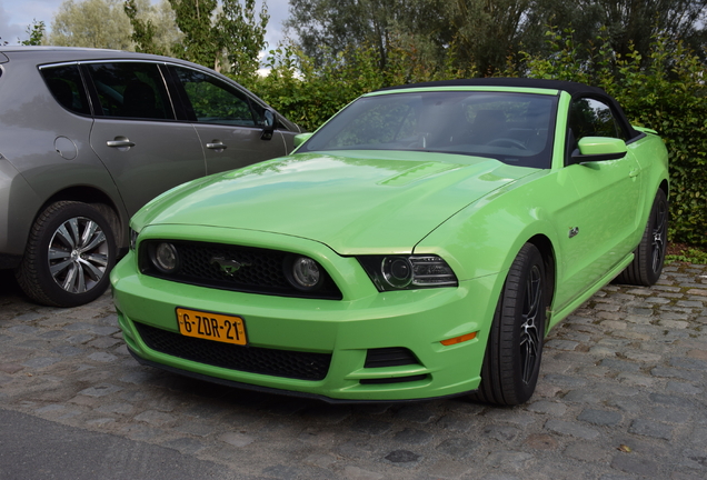 Ford Mustang GT Convertible 2013