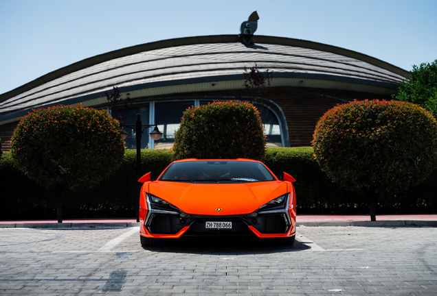 Lamborghini Revuelto