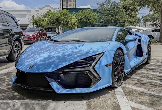 Lamborghini Revuelto