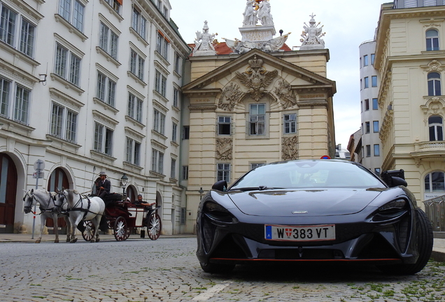 McLaren Artura Spider