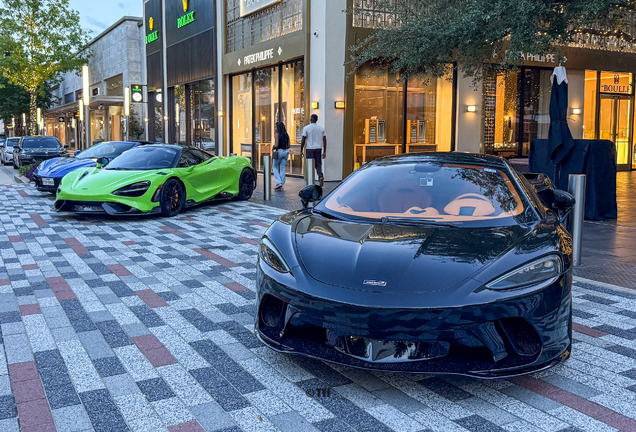 McLaren GT