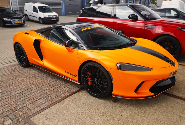McLaren GT
