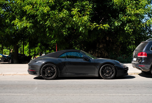 Porsche 992 Carrera 4 GTS Cabriolet