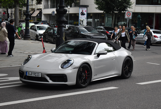Porsche 992 Carrera 4 GTS Cabriolet