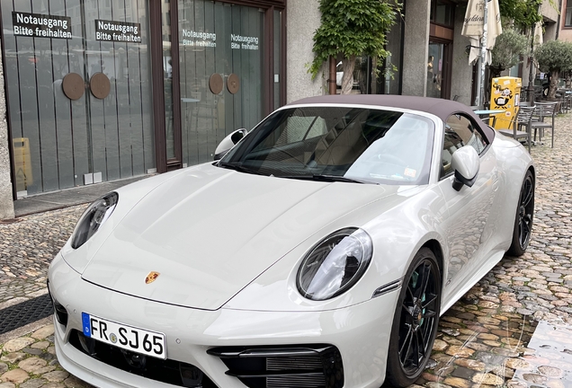 Porsche 992 Carrera 4 GTS Cabriolet