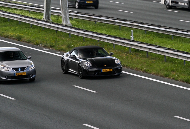 Porsche 992 Carrera 4S Cabriolet
