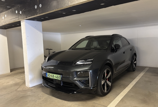 Porsche Macan EV Turbo