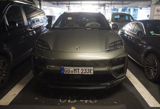 Porsche Macan EV Turbo
