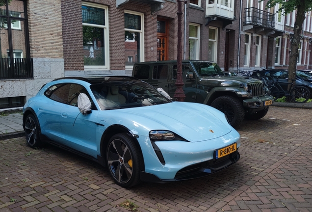 Porsche Taycan Turbo S Cross Turismo