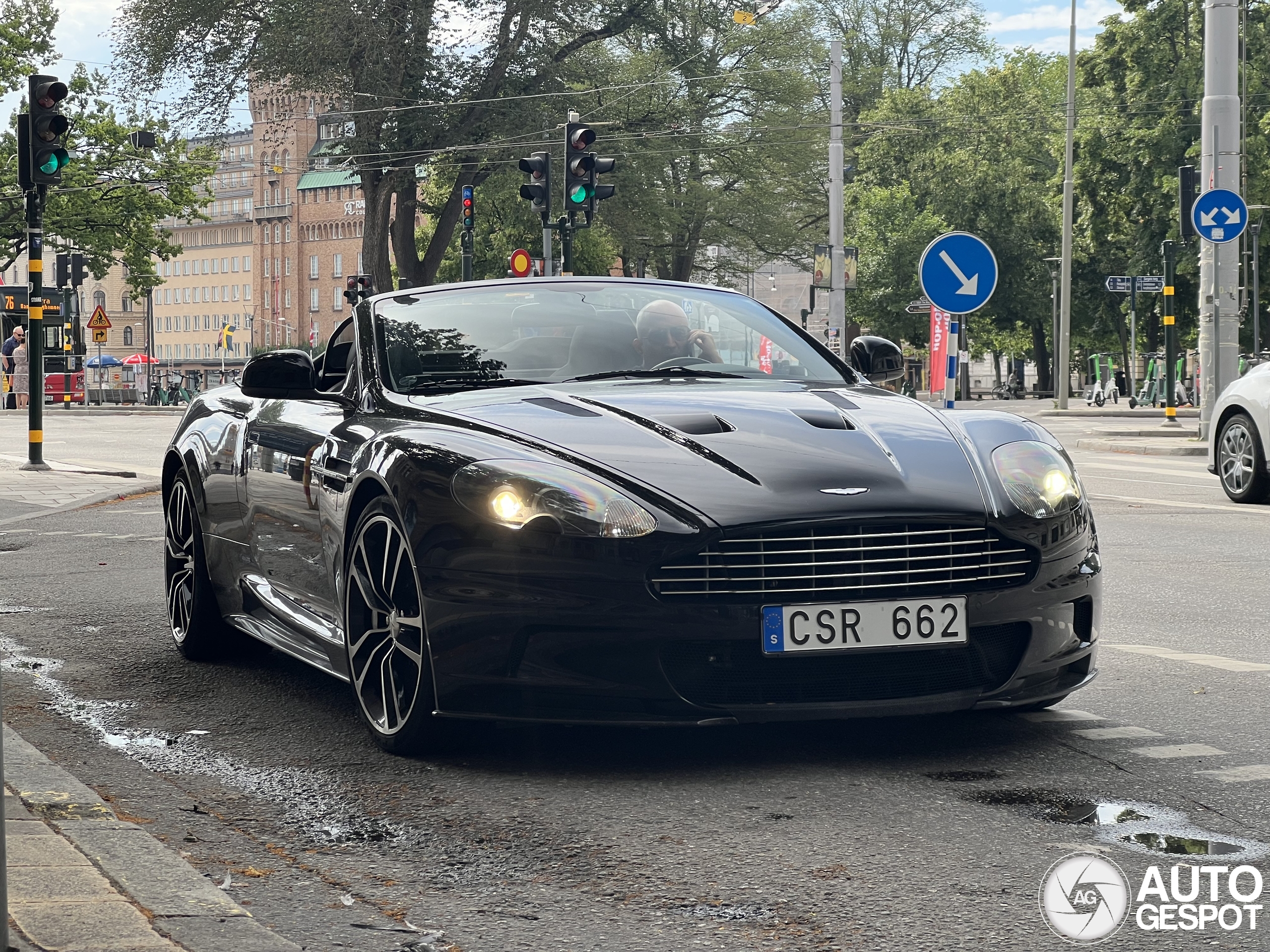 Aston Martin DBS Volante