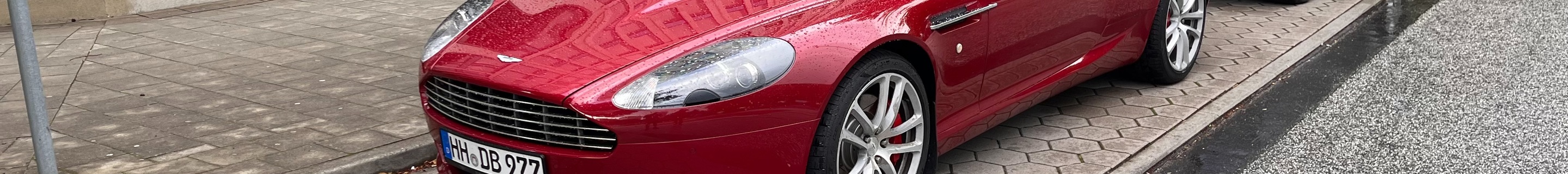 Aston Martin DB9 2010