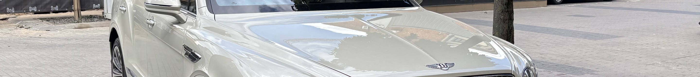 Bentley Bentayga V8 2021