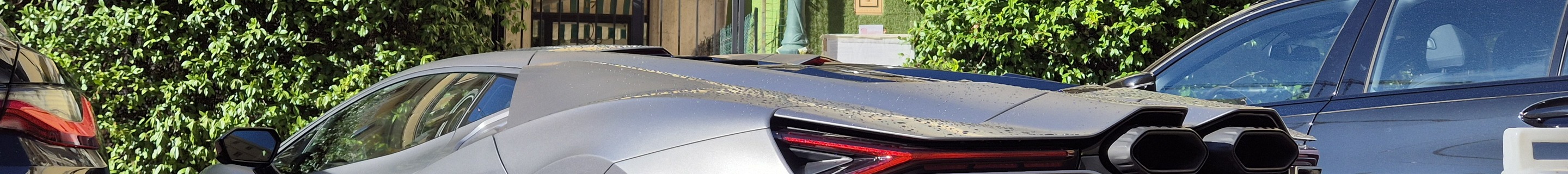 Lamborghini Revuelto