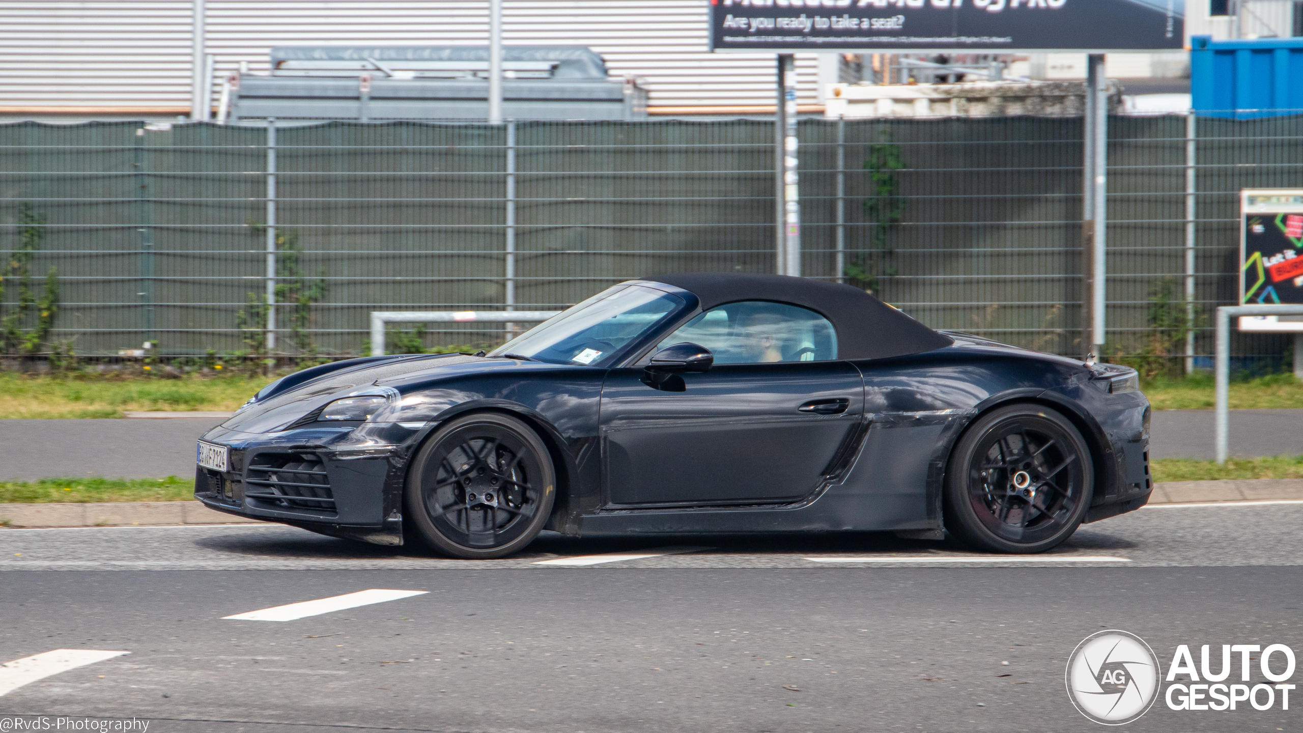 Porsche 718 Boxster EV 2025