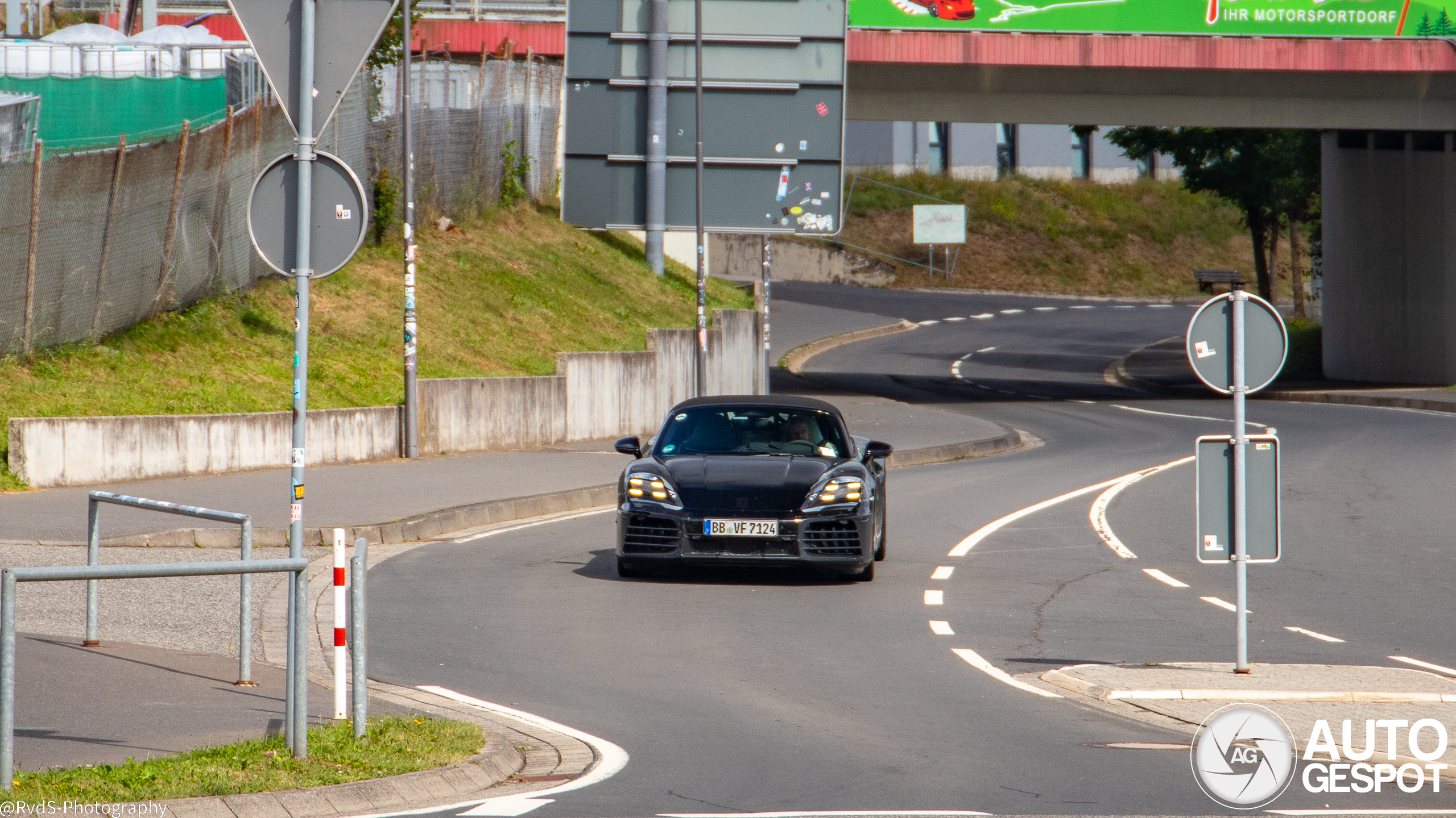 Porsche 718 Boxster EV 2025