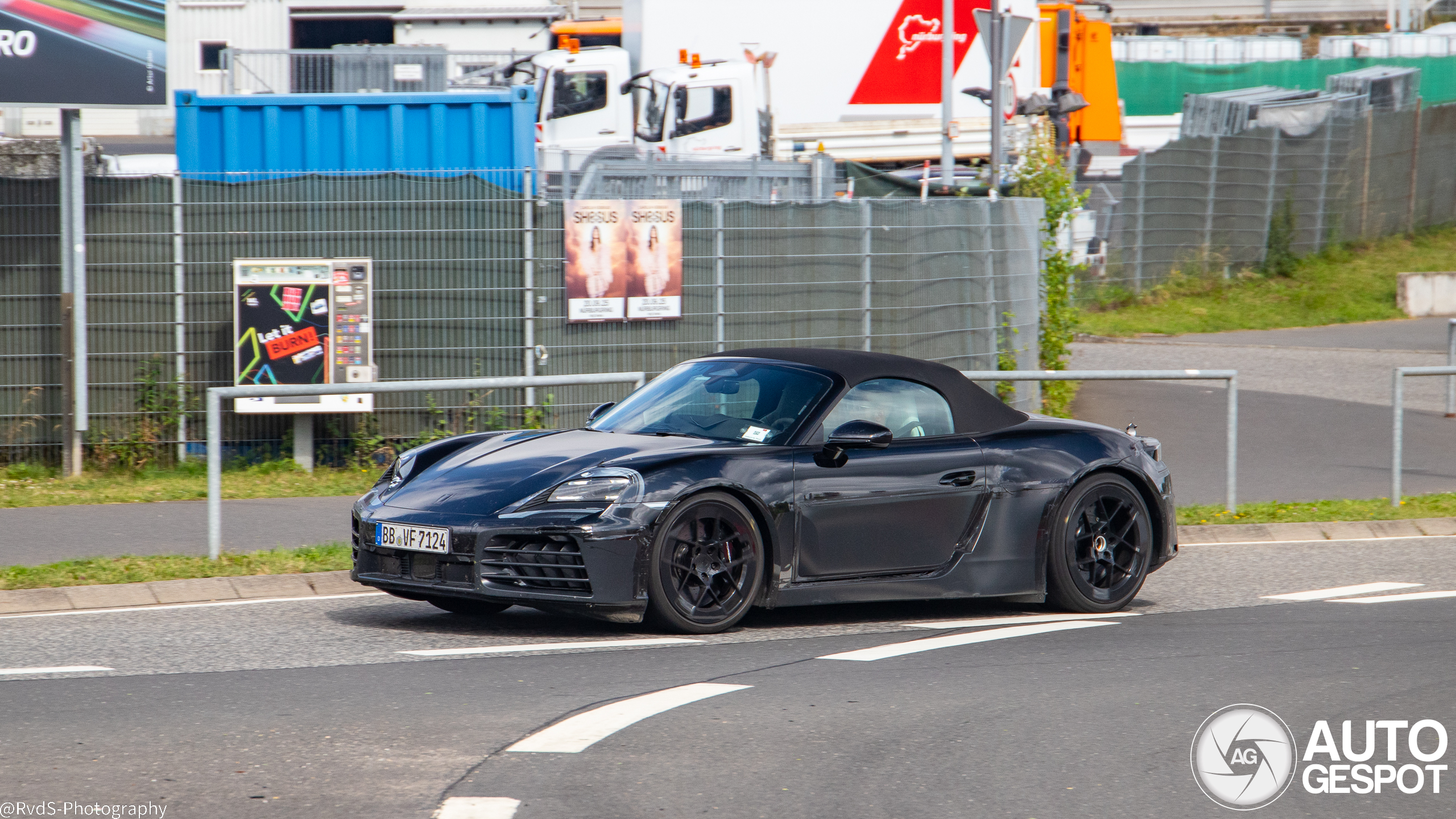 Porsche 718 Boxster EV 2025