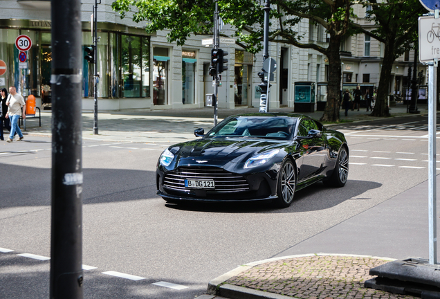 Aston Martin DB12