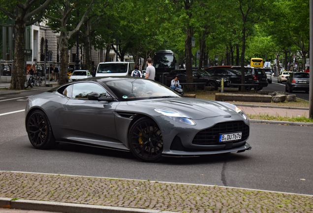 Aston Martin DB12