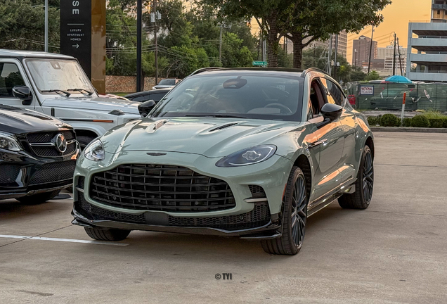 Aston Martin DBX707