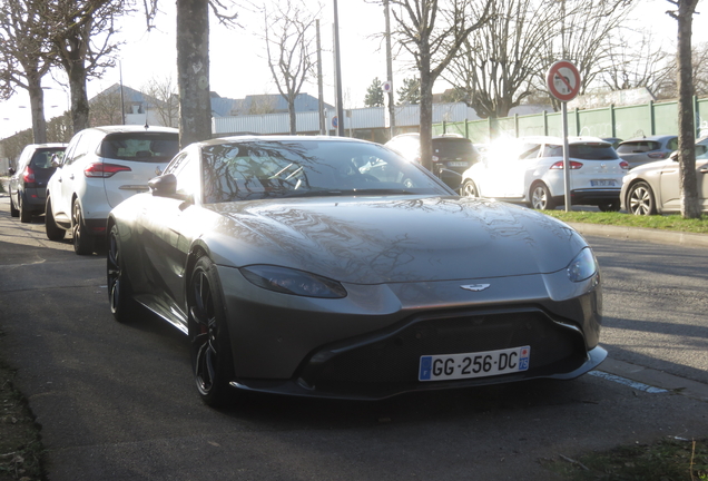 Aston Martin V8 Vantage 2018