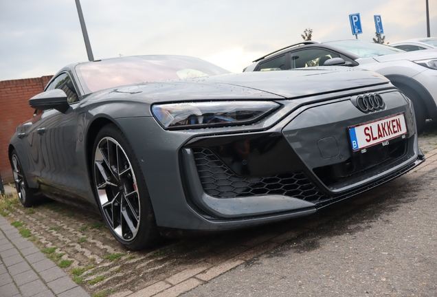 Audi RS E-Tron GT 2025