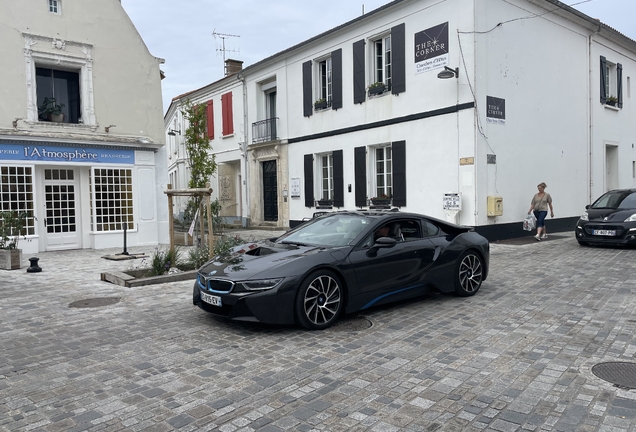 BMW i8