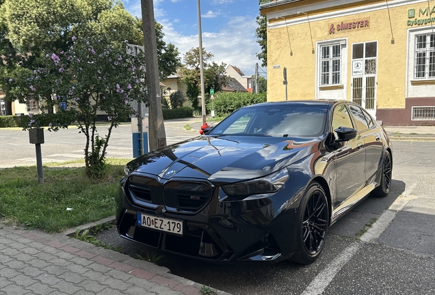 BMW M5 G90