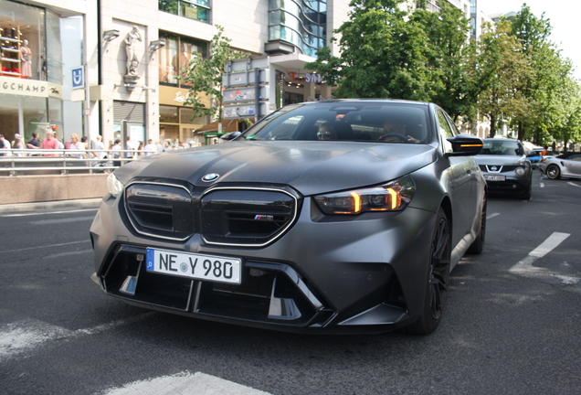 BMW M5 G90