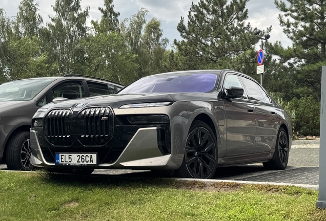 BMW M760e xDrive