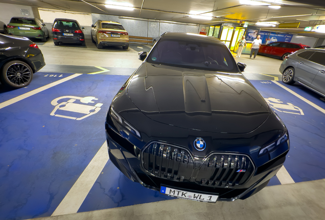 BMW M760e xDrive