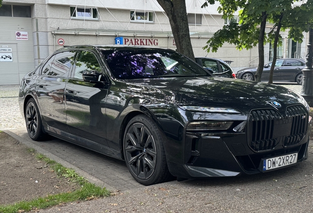 BMW M760e xDrive