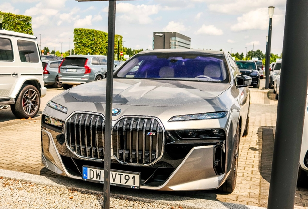 BMW M760e xDrive