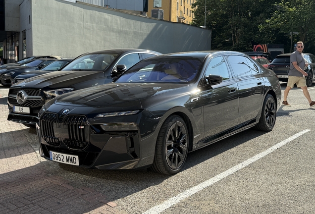 BMW M760e xDrive