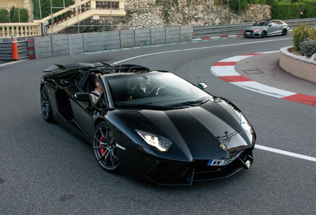 Lamborghini Aventador LP700-4 Roadster