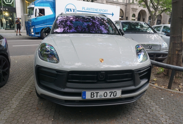 Porsche 95B Macan GTS MkIII