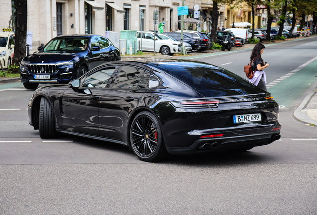 Porsche 971 Panamera Turbo