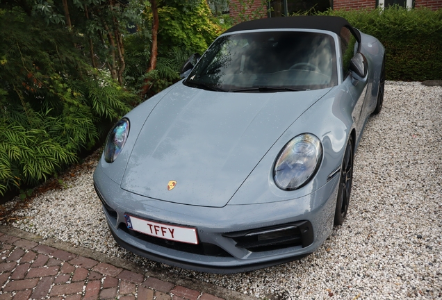 Porsche 992 Carrera 4 GTS Cabriolet
