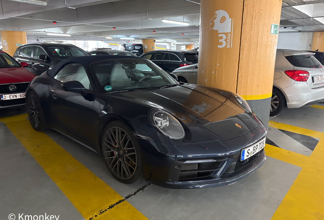 Porsche 992 Carrera 4S Cabriolet