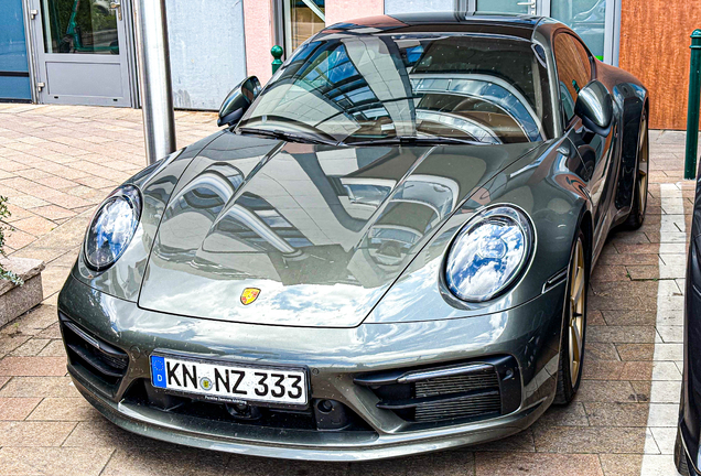 Porsche 992 Carrera 4S