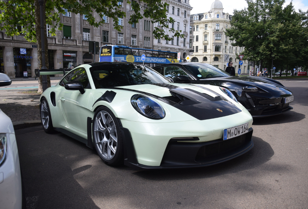 Porsche 992 GT3 RS Weissach Package