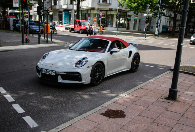 Porsche 992 Turbo Cabriolet