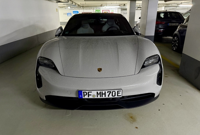 Porsche Taycan GTS Sport Turismo