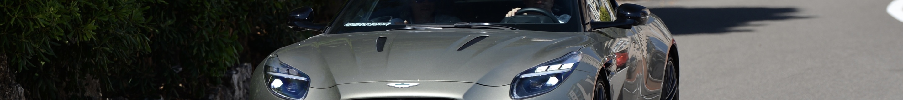 Aston Martin DB12