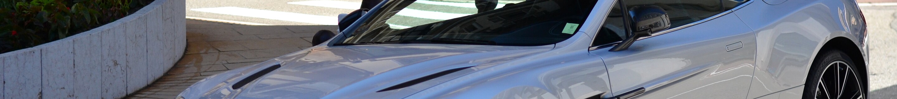 Aston Martin Vanquish Volante