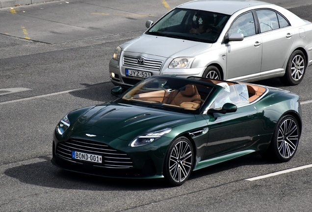 Aston Martin DB12 Volante