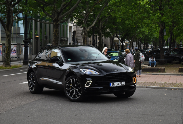 Aston Martin DBX